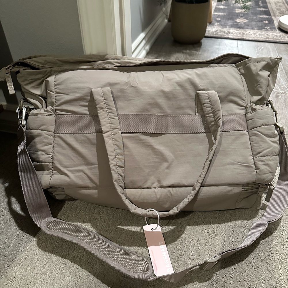 Stylish Beige Travel Bag